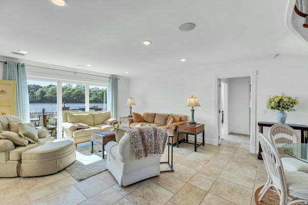 Interior, Living room, Recessed Lighting, Water