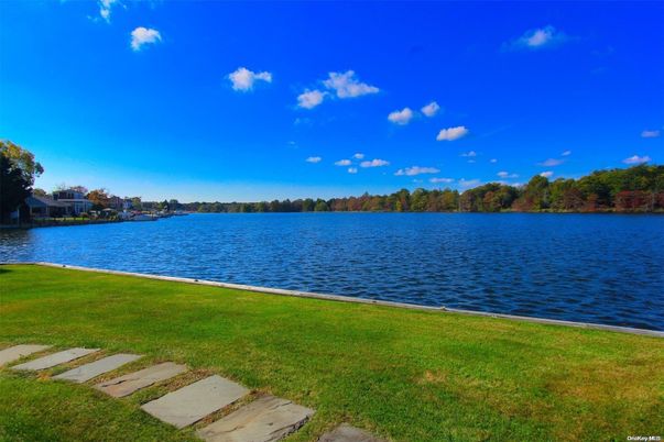 Exterior, Lake