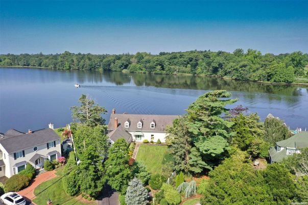 Exterior, Lake