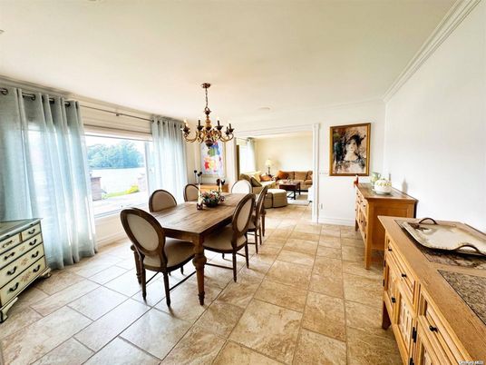 Chandelier, Dining room, Interior, Living room