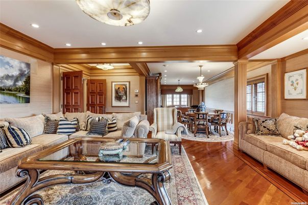 Dining room, Interior, Living room, Pendant Lights, Recessed Lighting, Wood Texture Flooring, Wooden Walls
