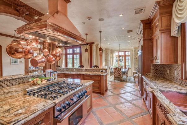 Dining room, Interior, Kitchen, Recessed Lighting, Stainless Steel Appliances
