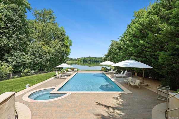Exterior, Pool, Water