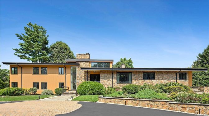 Exterior, Facade, Brick Facade, Modern