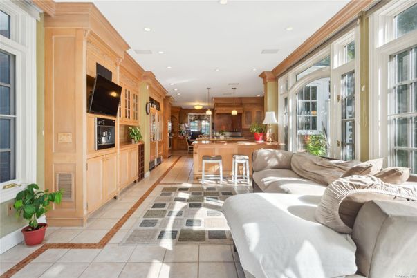 Interior, Kitchen, Living room, Pendant Lights, Recessed Lighting, Stainless Steel Appliances
