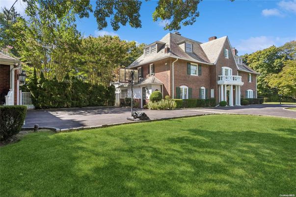 Attached, Backyard, Exterior, Facade, Brick Facade, Queen Anne Victorian
