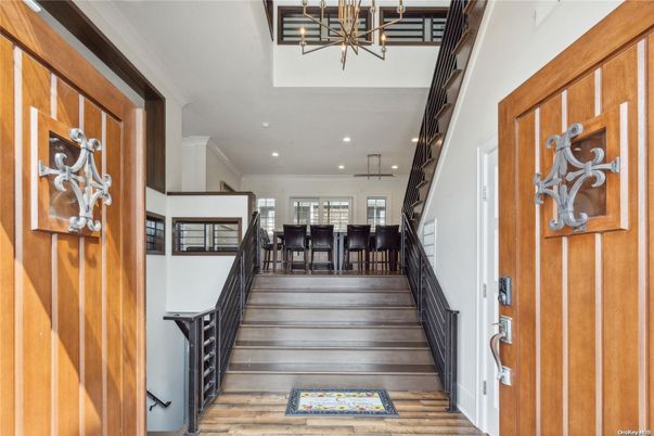 Interior, Pendant Lights, Recessed Lighting, Wood Texture Flooring