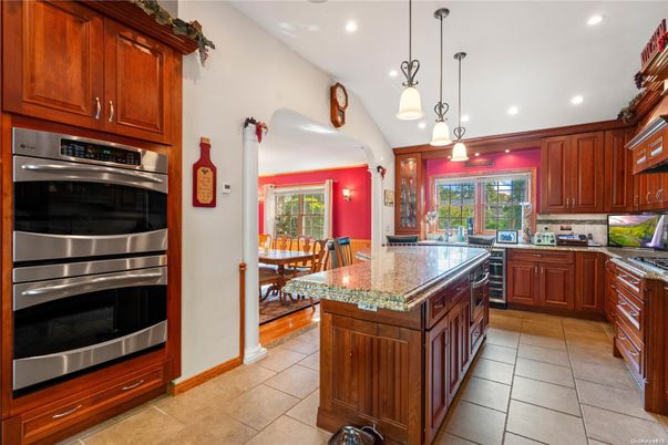 Dining room, Interior, Kitchen, Pendant Lights, Recessed Lighting, Stainless Steel Appliances