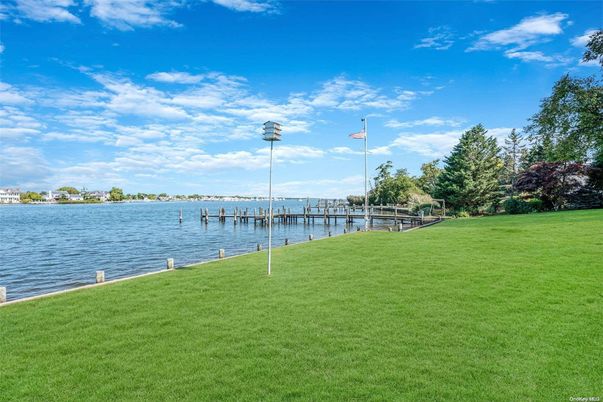 Exterior, Lake