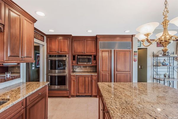 Chandelier, Interior, Kitchen, Recessed Lighting, Stainless Steel Appliances