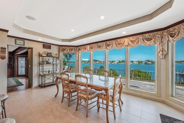 Dining room, Interior, Recessed Lighting, Water