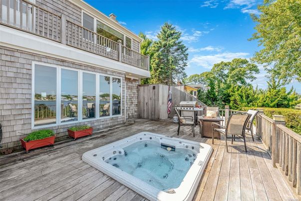 Exterior, Hot Tub