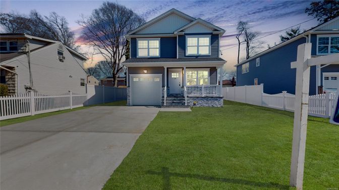 Attached, Exterior, Facade, Farmhouse