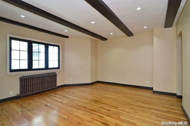 Empty room, Interior, Recessed Lighting, Wooden Beams, Wood Texture Flooring