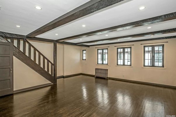 Empty room, Interior, Recessed Lighting, Wooden Beams, Wood Texture Flooring