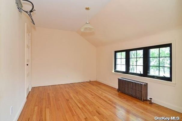 Empty room, Interior, Pendant Lights, Wood Texture Flooring