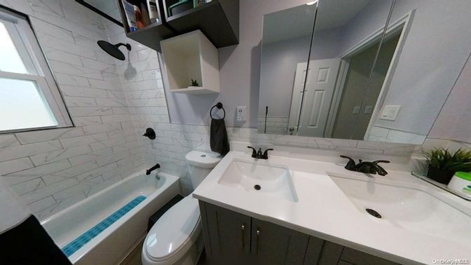 Bathroom, Dual Sink Vanities, Interior