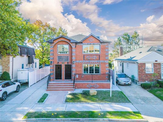 Exterior, Facade, Brick Facade, Brick Traditional
