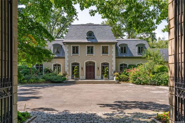Exterior, Facade, French Provincial