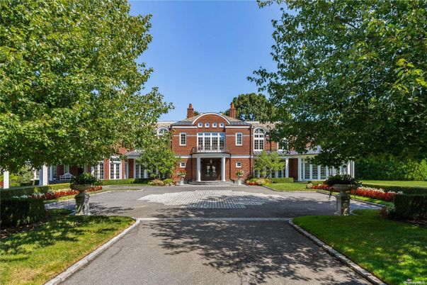 Exterior, Facade, Brick Facade, French Provincial