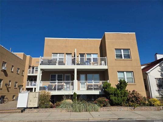 Exterior, Facade, Condo Building