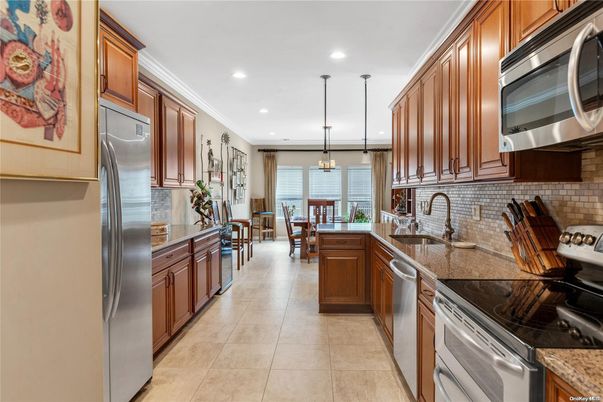 Dining room, Interior, Kitchen, Pendant Lights, Recessed Lighting, Stainless Steel Appliances