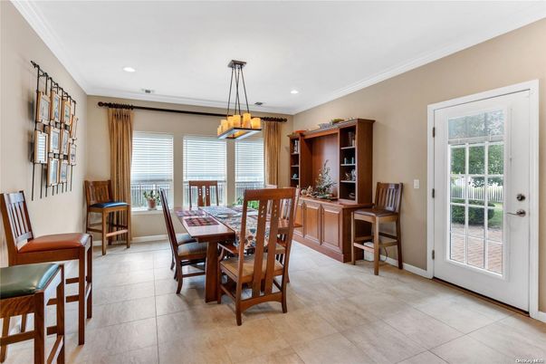 Dining room, Interior, Pendant Lights, Recessed Lighting