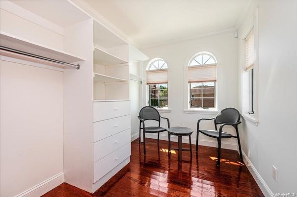 Interior, Walk-in Closets, Wood Texture Flooring
