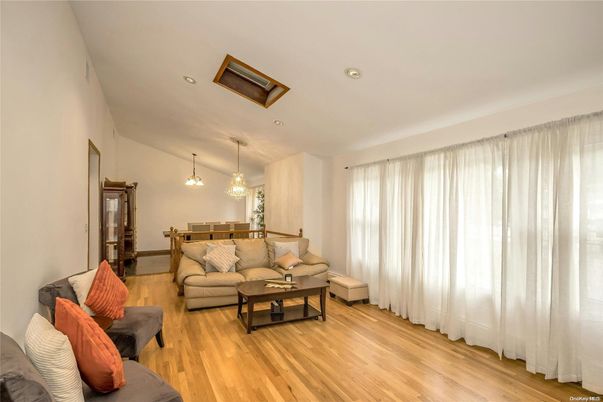 Chandelier, Dining room, Interior, Living room, Pendant Lights, Recessed Lighting, Wood Texture Flooring