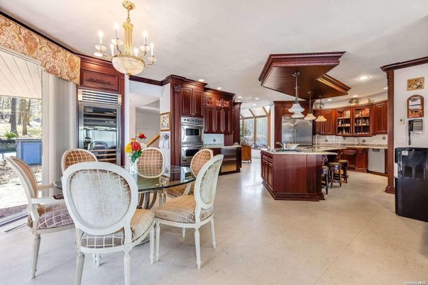 Chandelier, Dining room, Interior, Kitchen, Pendant Lights, Recessed Lighting, Stainless Steel Appliances