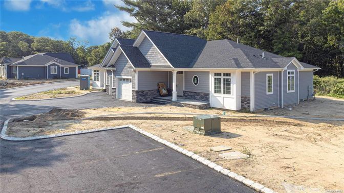 Attached, Detached Garage, Exterior, Facade, Cape Cod