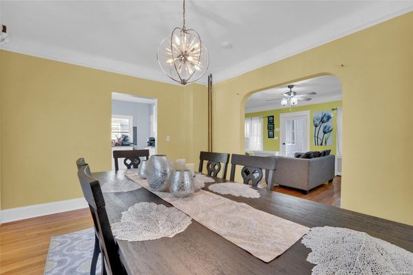 Chandelier, Dining room, Interior, Living room, Pendant Lights, Wood Texture Flooring