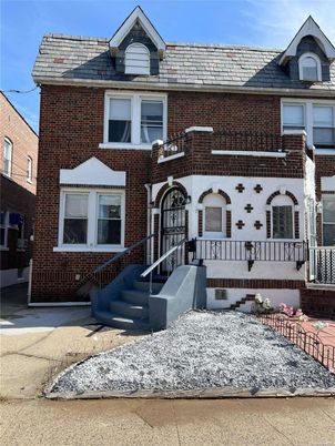 Exterior, Facade, Brick Facade, Rowhouse