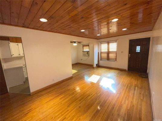 Empty room, Interior, Recessed Lighting, Wooden Ceilings, Wood Texture Flooring