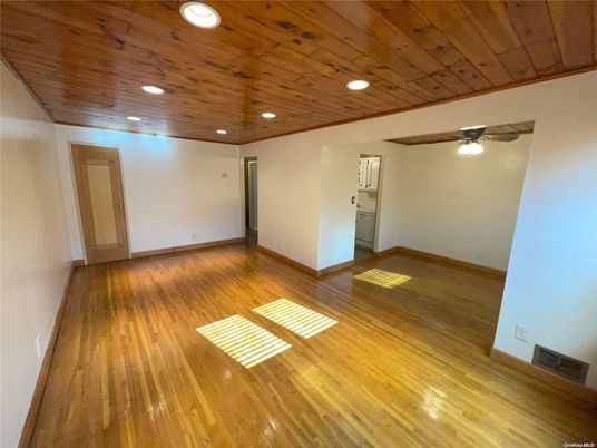 Empty room, Interior, Recessed Lighting, Wooden Ceilings, Wood Texture Flooring