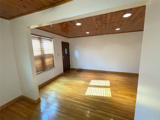 Empty room, Interior, Recessed Lighting, Wooden Ceilings, Wood Texture Flooring