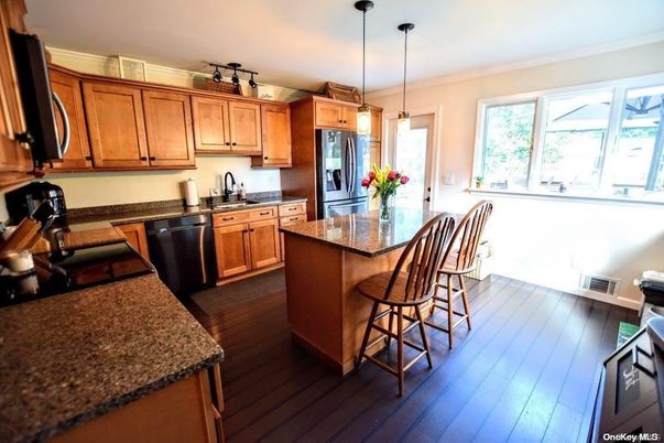 Interior, Kitchen, Pendant Lights, Wood Texture Flooring