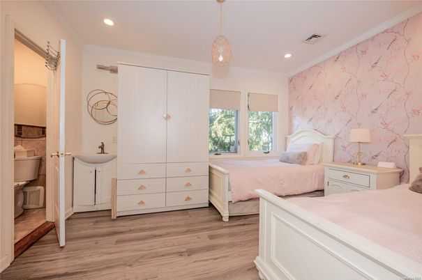 Bedroom, Interior, Pendant Lights, Recessed Lighting, Wood Texture Flooring