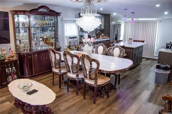 Chandelier, Dining room, Interior, Recessed Lighting, Wood Texture Flooring