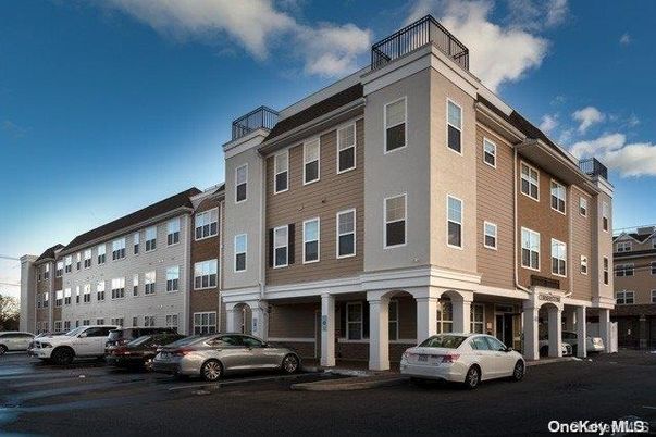 Exterior, Facade, Rowhouse