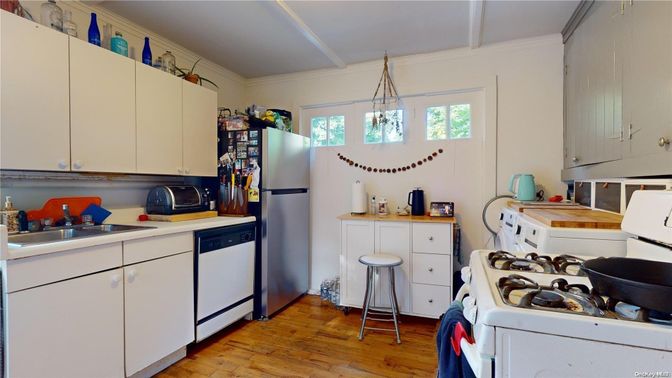 Interior, Kitchen, Pendant Lights, Wood Texture Flooring