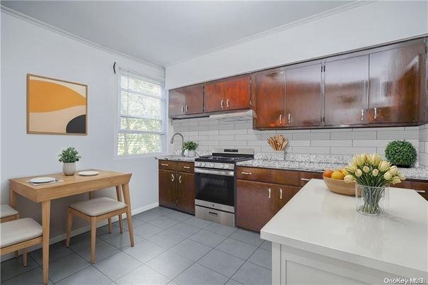 Dining room, Interior, Kitchen, Stainless Steel Appliances
