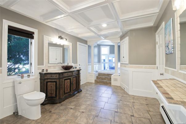 Bathroom, Interior, Recessed Lighting