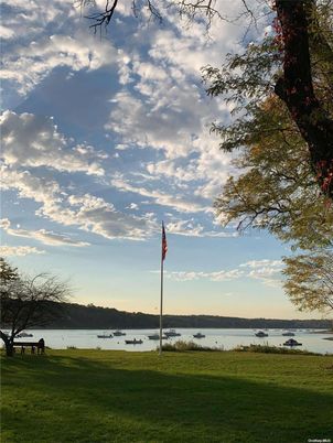 Exterior, Lake