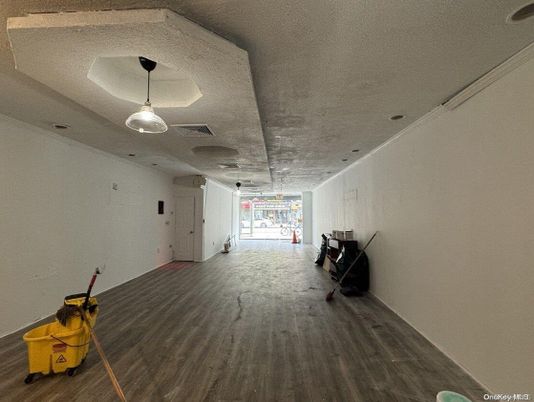 Interior, Pendant Lights, Wood Texture Flooring