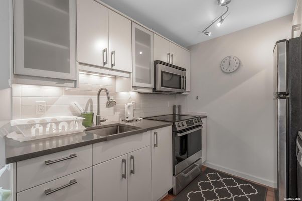 Interior, Kitchen, Stainless Steel Appliances