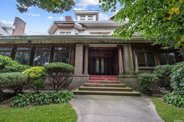 Exterior, Facade, Brick Facade, American Foursquare