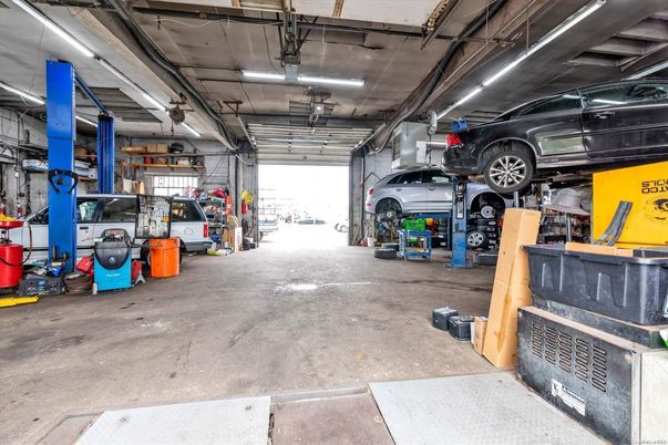 Garage, Interior