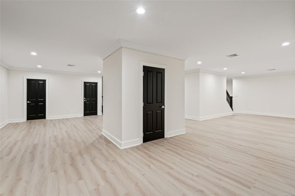Empty room, Interior, Recessed Lighting, Wood Texture Flooring