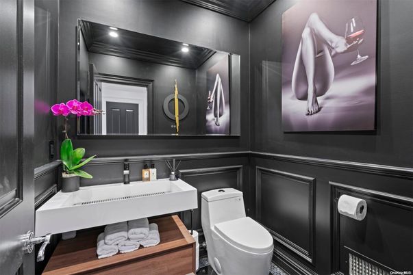Bathroom, Interior, Recessed Lighting